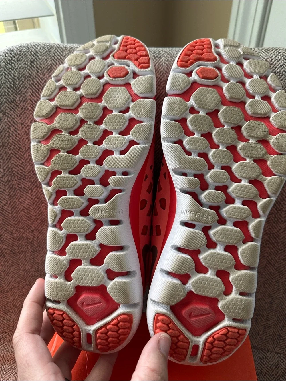 Nike Women's Neon Coral Flex 2015 Mesh Running Sneakers Size 10